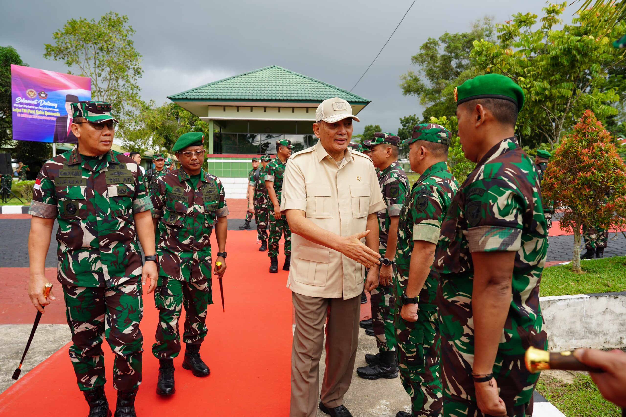 Pangdam Tanjungpura Dampingi Mentri Pertahanan Kunjungan Kerja di Singkawang