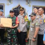 Kapolres Metro Tangerang Kota Cek  Kesiapan Posyan dan Pospam Operasi Ketupat Jaya 2025 dan Serahkan Bingkisan
