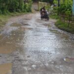 Warga Dua Kecamatan di Serang Keluhkan Jalan Rusak Penuh Lubang, Kecelakaan Meningkat