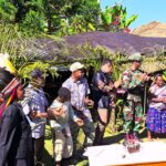 Tradisi Acara Bakar Batu, Satgas Yonif 521/DY Turut Hadir Bersama Warga di Eragayam