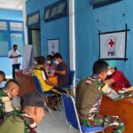 Donor Darah Satgas Yonif 521/Dy Ikut Serta Dalam Rangka Kegiatan HUT Ke-80 PMI