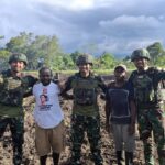 Gotong royong Satgas 621/DY Bersama Masyarakat Siapkan Lahan Pertanian distrik Kobama Gotong royong Satgas 621/DY Bersama Masyarakat Siapkan Lahan Pertanian distrik Kobama