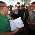 Bupati Tangerang bersama Sapol PP, menertibkan Bangli.