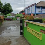 Sekelompok orang tua murid keberatan di pungut biaya Rp. 350.000/siswa, uang apa itu.